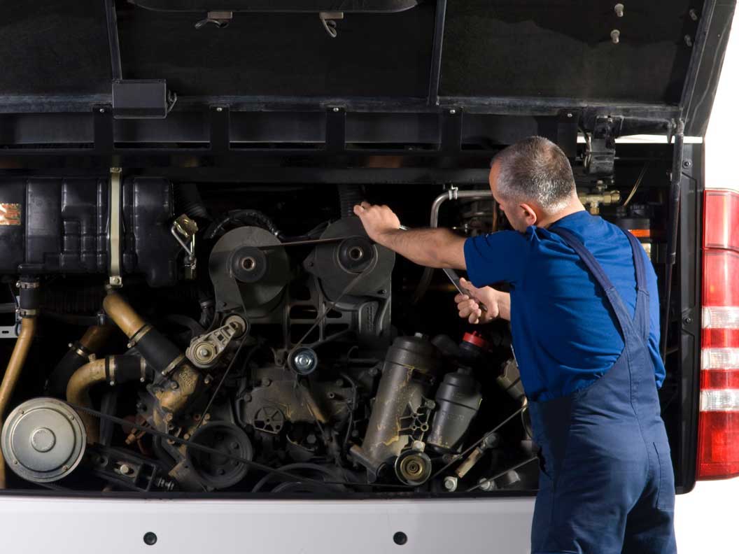 BUS AND TRUCK MECHANIC AND DIESEL ENGINE SPECIALIST